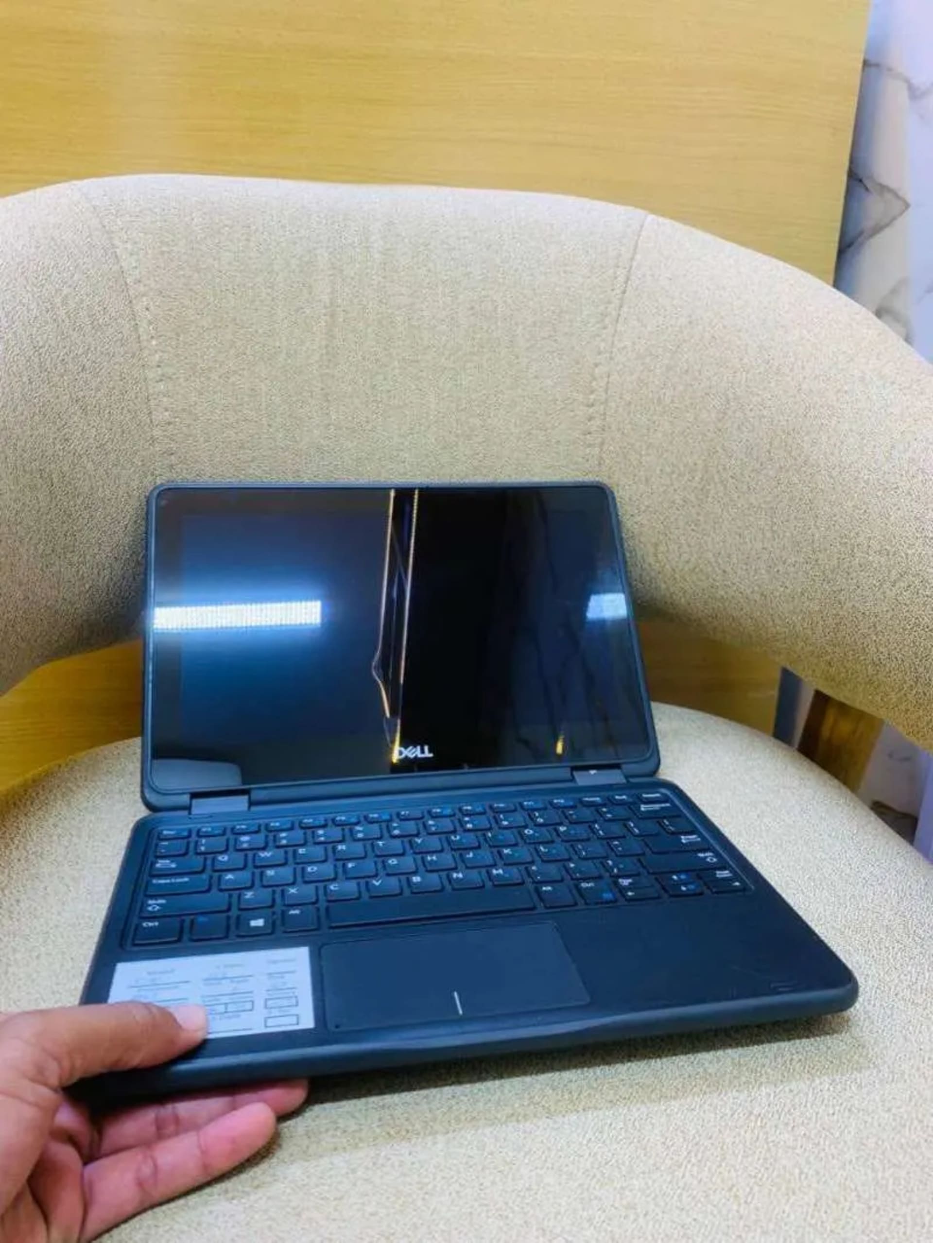 MODEL: DELL LATITUDE 3190 