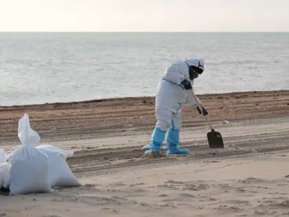 37 тыс. тонн замазученного песка собрали с пляжей Анапы и Темрюкского района