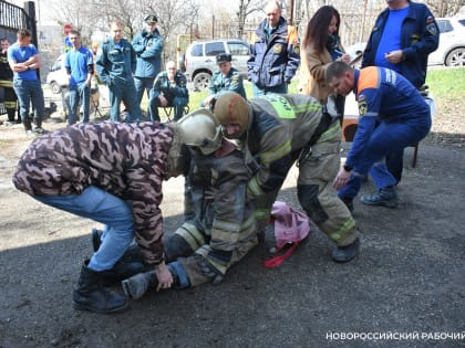 Огонь, дым и мужество. В Новороссийске прошли учения с уникальной легендой