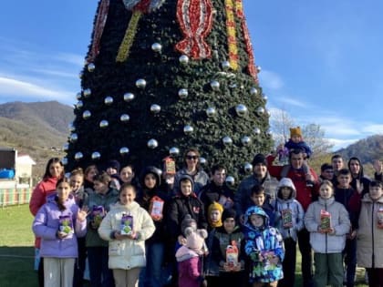 Заур Хушт поздравил с Новым годом детей из многодетных семей своего округа