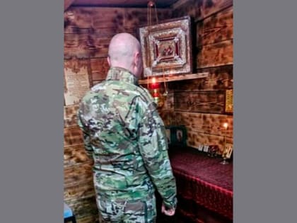 Как бойцы Рождество празднуют