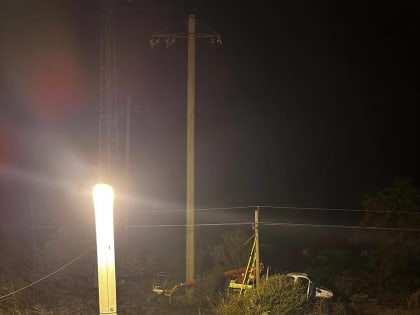 В Крымске произошел обрыв линии электропередач над железной дорогой