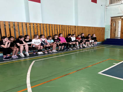 Урок безопасности дорожного движения с юными спортсменами.