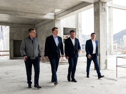 Готов монолитный каркас двух корпусов новой школы в Лазаревском районе Сочи