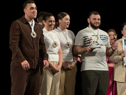 Депутаты Микаел Багманян и Олег Чекмарев поддерживают движение КВН