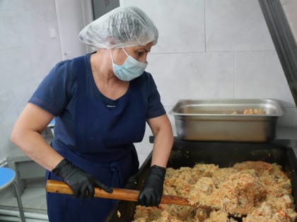 В школах Крымского района питание организовано по новой схеме — теперь готовят непосредственно в школьных столовых