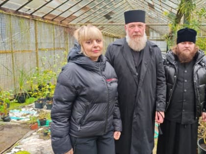 Сергей Шевелев оказал помощь в озеленении мужского монастыря в селе Волконка