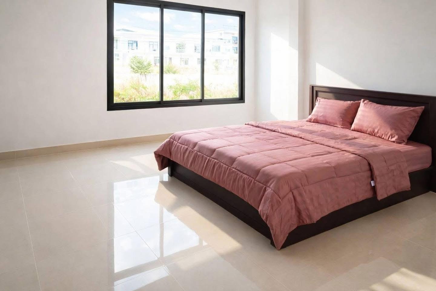 2 Bedroom Apartment in the City photo 2