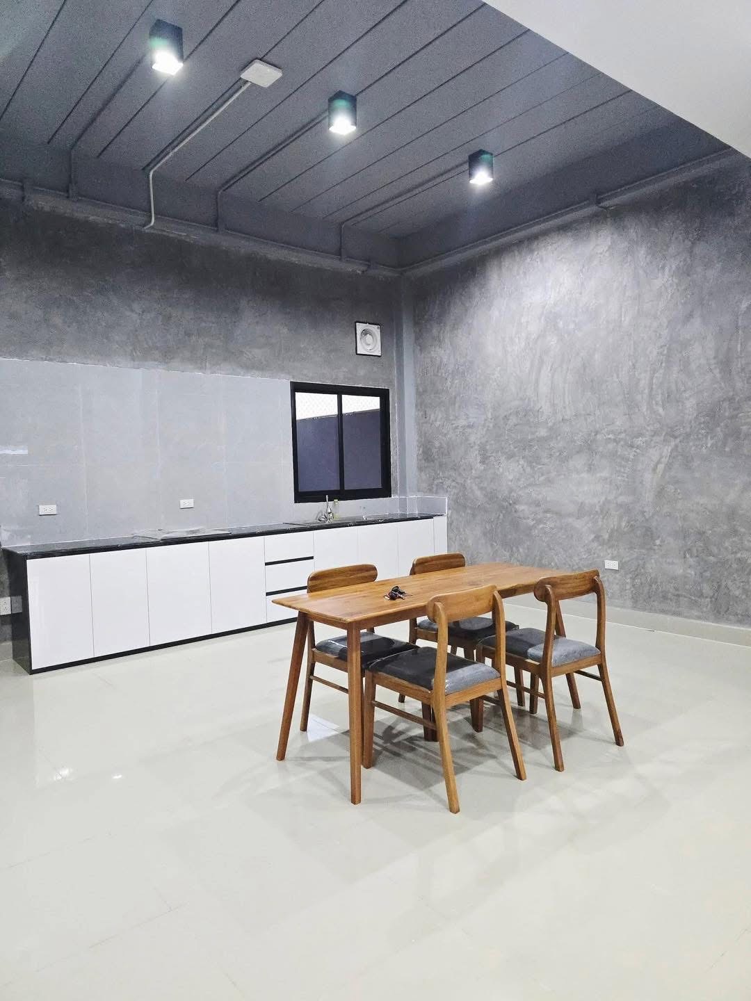 2 Bedroom Apartment in the City photo 11