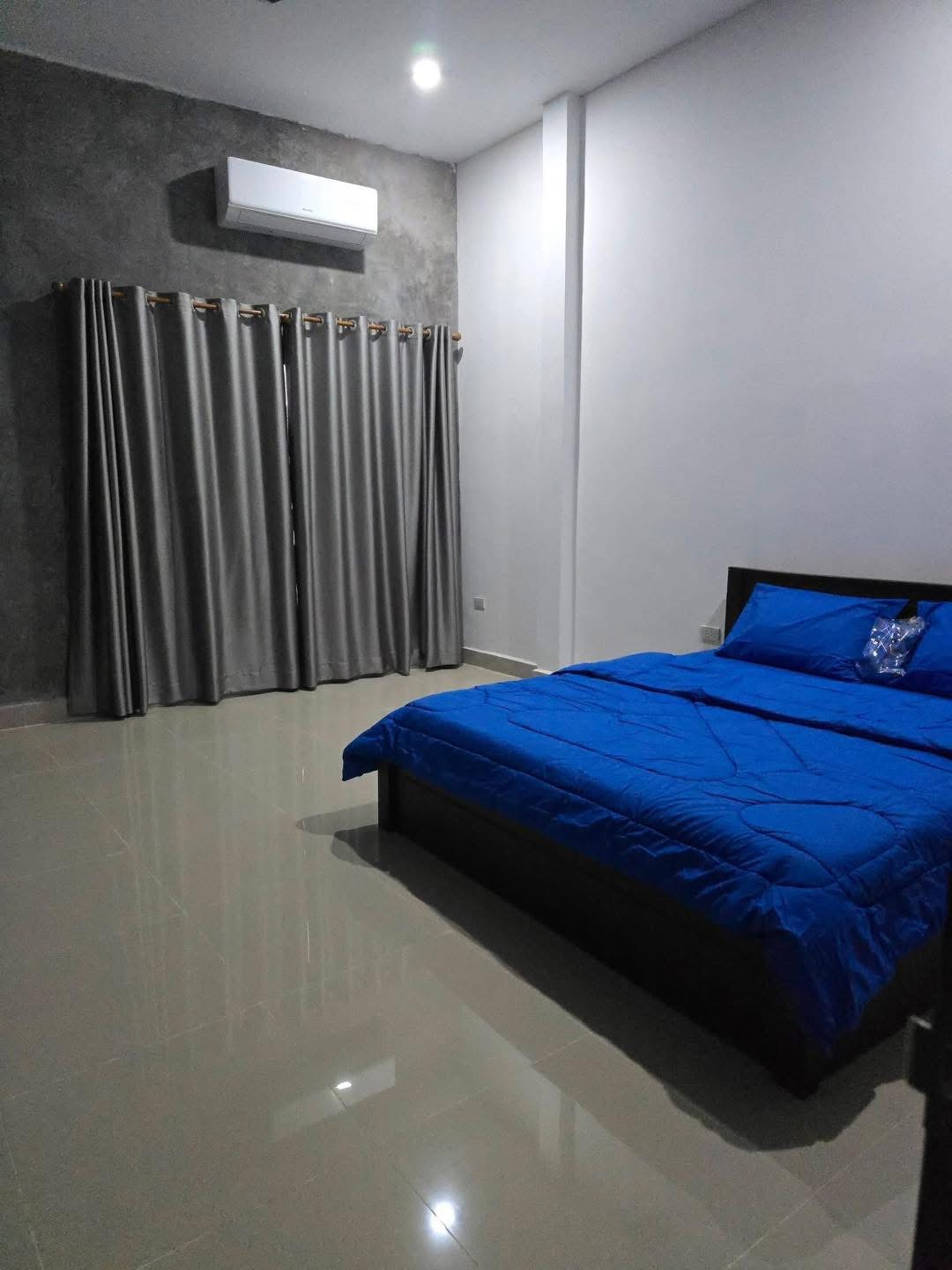 2 Bedroom Apartment in the City photo 12