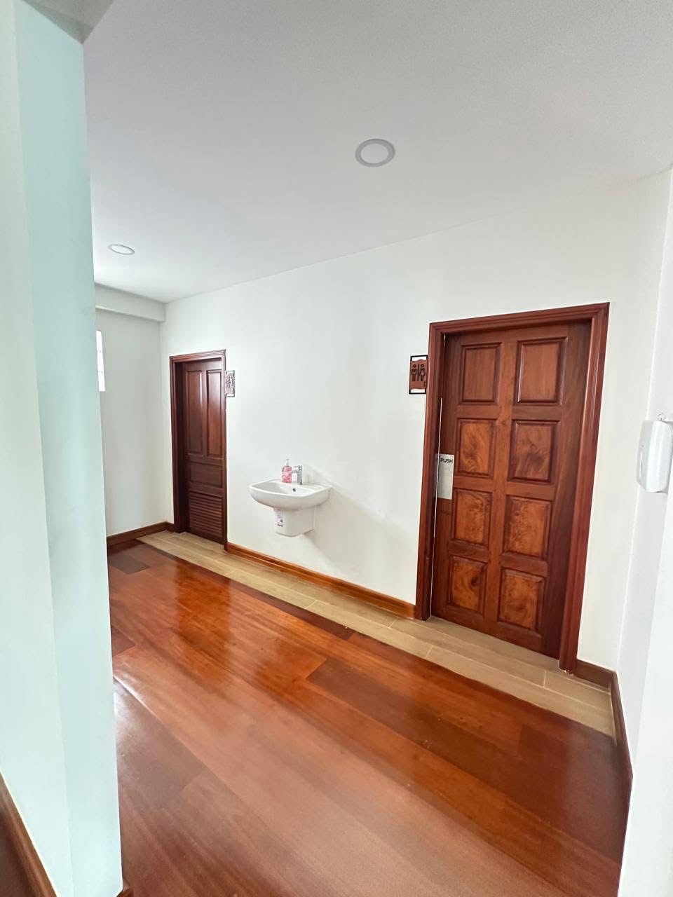 Big house for workplace photo 9
