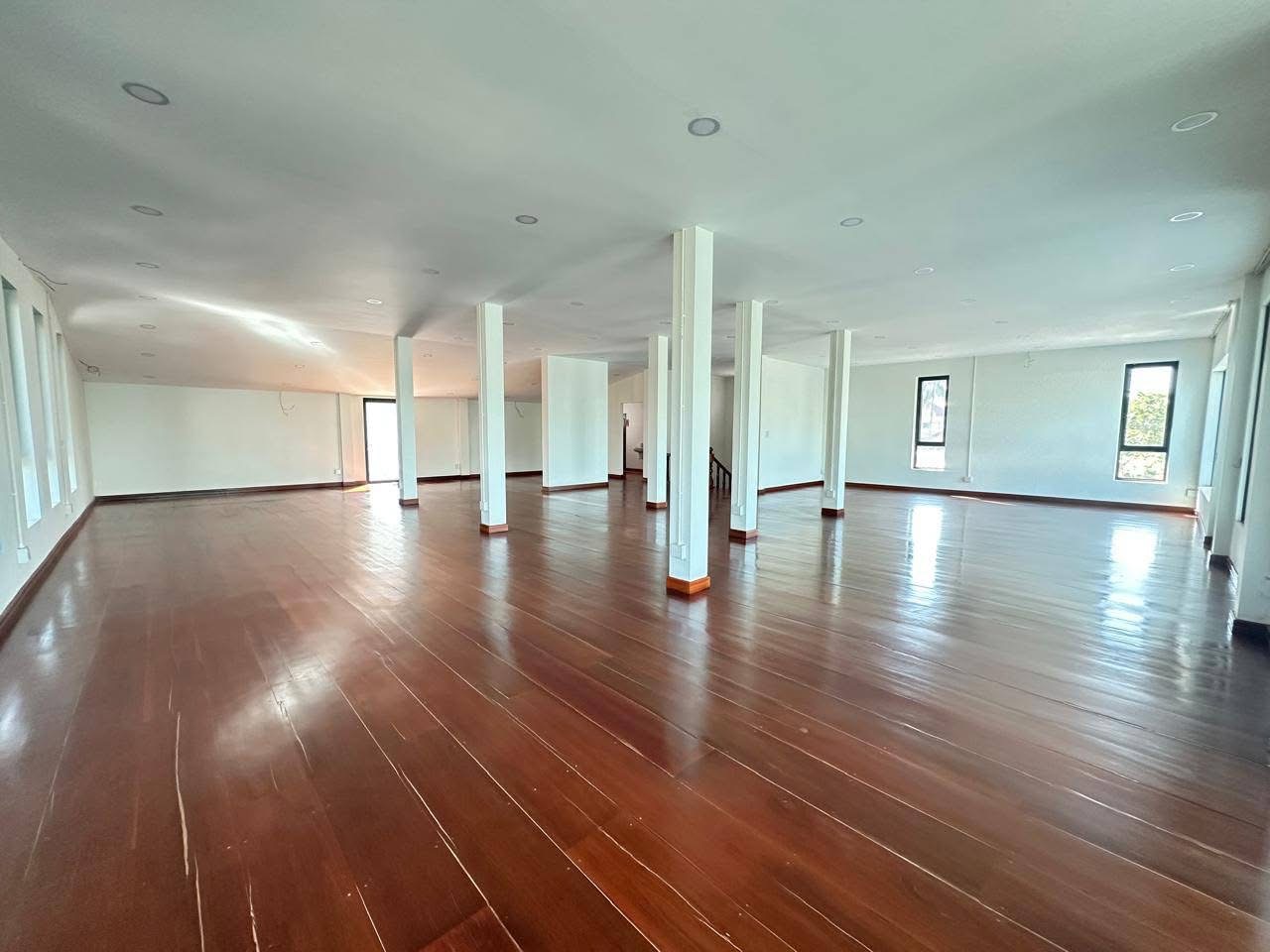 Big house for workplace photo 8