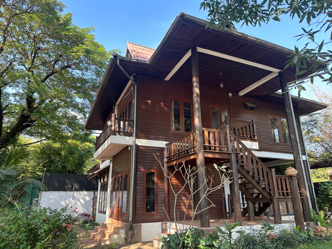 Beautiful House in city photo 10