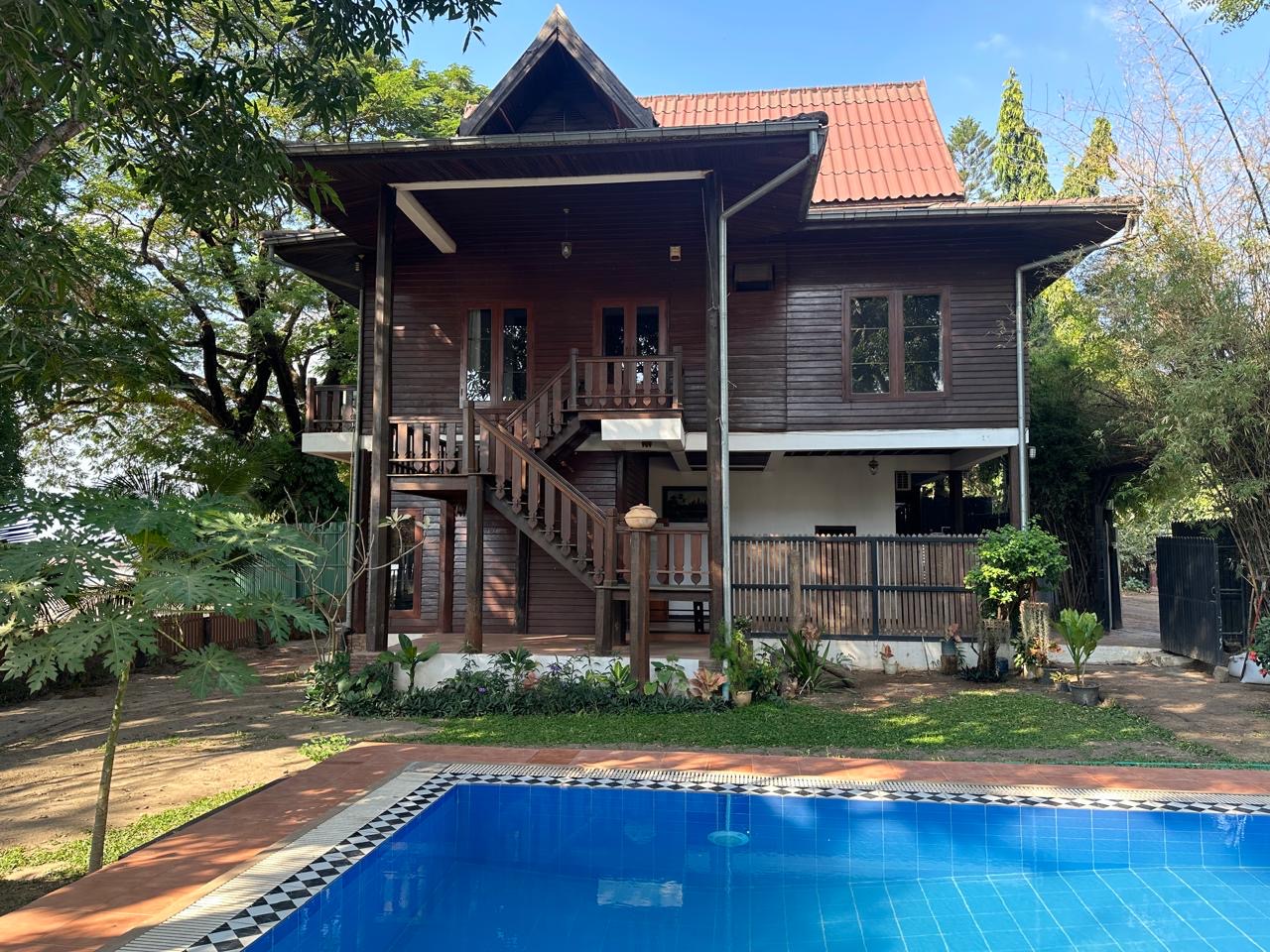 Beautiful House in city photo 11