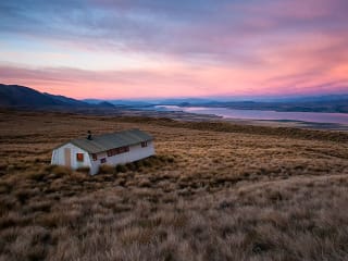 Two Thumb Range feature image - Sunset at Rex Simpson Hut, Two Thumb Range, Lake Tekapo