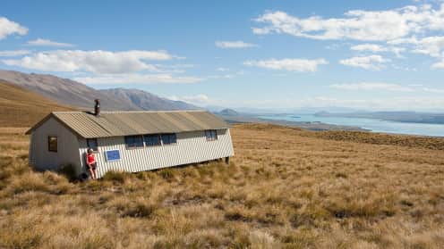 Two Thumb Range Rex Simpson Hut | Lake Tekapo mountain retreat - Rex Simpson Hut - summer 1