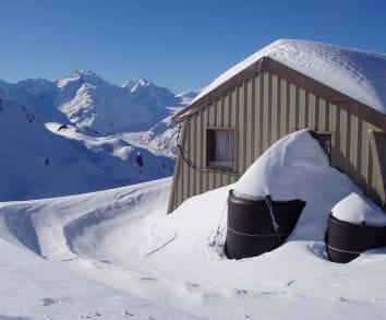 Private Mountain Huts - Caroline Hut - Caroline Hut on Ball Ridge, Aoraki Mount Cook National Park - winter conditions 1