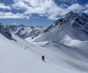 New Zealand Ski Traverses & Backcountry Expeditions - Cass Valley Haute Route - Ski touring above Bad Decision Hut in the Cass Valley 15