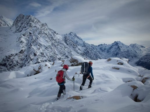 New Zealand Alpine Hikes, Trekking & Snowshoeing - New Zealand Alpine Treks & Hikes - Ball Pass Summit Trek - Alpine Trekking - hikers on Ball Ridge in fresh snow - Alpine Trekking - hikers on Ball Ridge in fresh snow 3