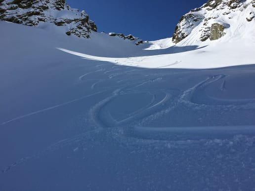 New Zealand Backcountry Skiing & Split-boarding - New Zealand's Best Glacier Touring & Ski Mountaineering - Ski Mount Cook Range - Ski tracks in fresh powder snow below Ball Pass, Aoraki Mount Cook National Park - Ski tracks in fresh powder snow below Ball Pass, Aoraki Mount Cook National Park 3