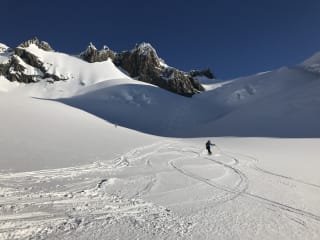 🎿 Ski Mountaineering & Glacier Skiing feature image - Skiing down from Pioneer Pass and Grey Peak, Fox Glacier, Westland National Park
