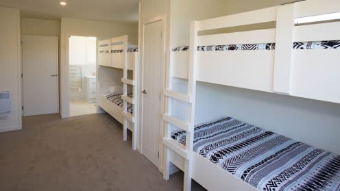 Edelweiss Lodge Bunkroom | Alpine Recreation Guest Accommodation - Edelweiss Lodge - Bunkroom 1