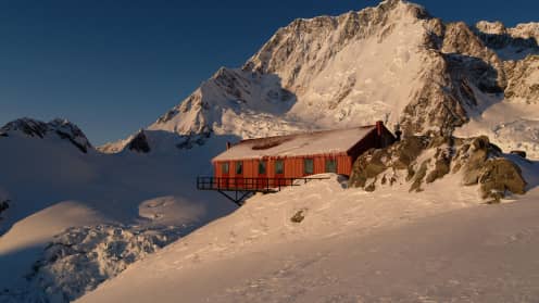 Aoraki Mount Cook Plateau Hut | Gateway to Aoraki / Mount Cook - Plateau Hut in front of the East Face of Aoraki Mount Cook 1