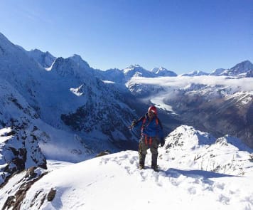Mountaineering Skills & Alpine Climbing Courses - Winter Mountaineering Course - Climber near Ball Pass in winter conditions, Aoraki Mount Cook National Park 6