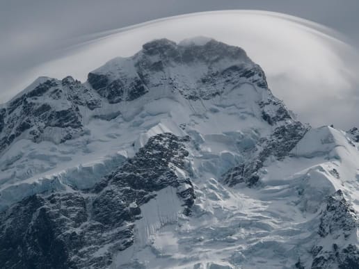 New Zealand Alpine Hikes, Trekking & Snowshoeing - New Zealand Alpine Treks & Hikes - Hooker Valley Day Hike - Takiroa Mount Sefton - Takiroa Mount Sefton 3