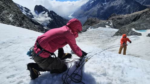  Mechanical Advantage Calculator | An online tool to calculate component forces in pulley systems - Crevasse rescue practice on the Ball Glacier 1