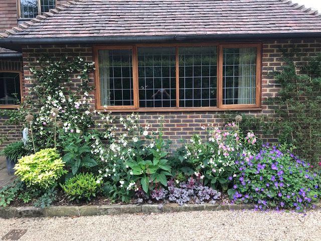 Green Roots Landscaping South West London & Surrey - Gardening Maintenance and Garden Design - About Image