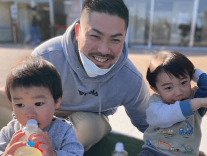 Descriptive alt text