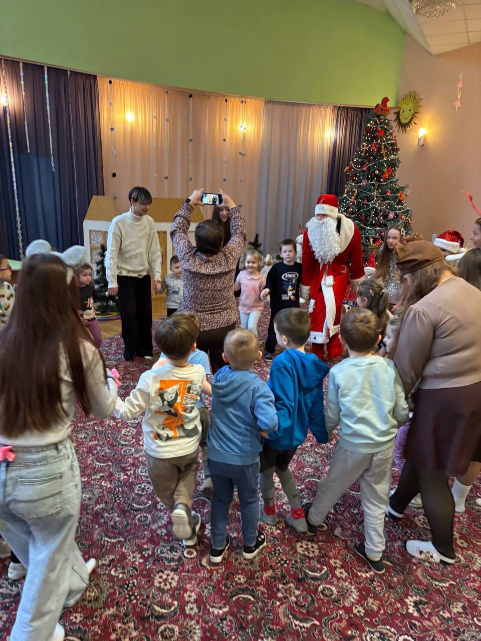 На зображенні може бути: дерево