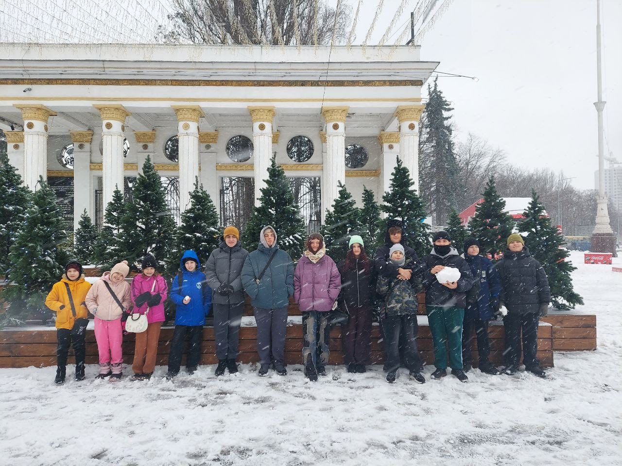 На зображенні може бути: Бранденбурзькі ворота та текст