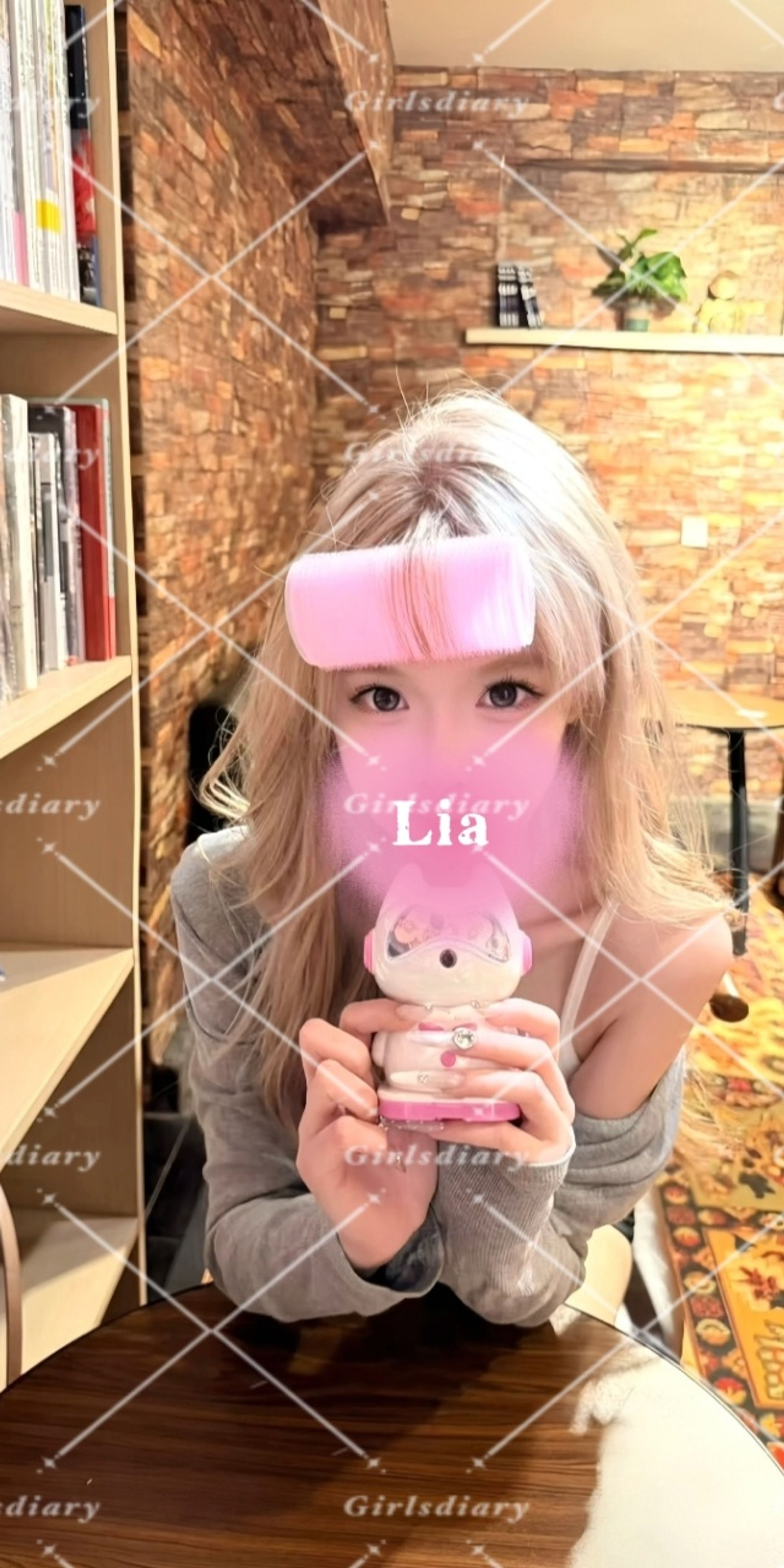 刚满18岁初下海 学妹Lia
