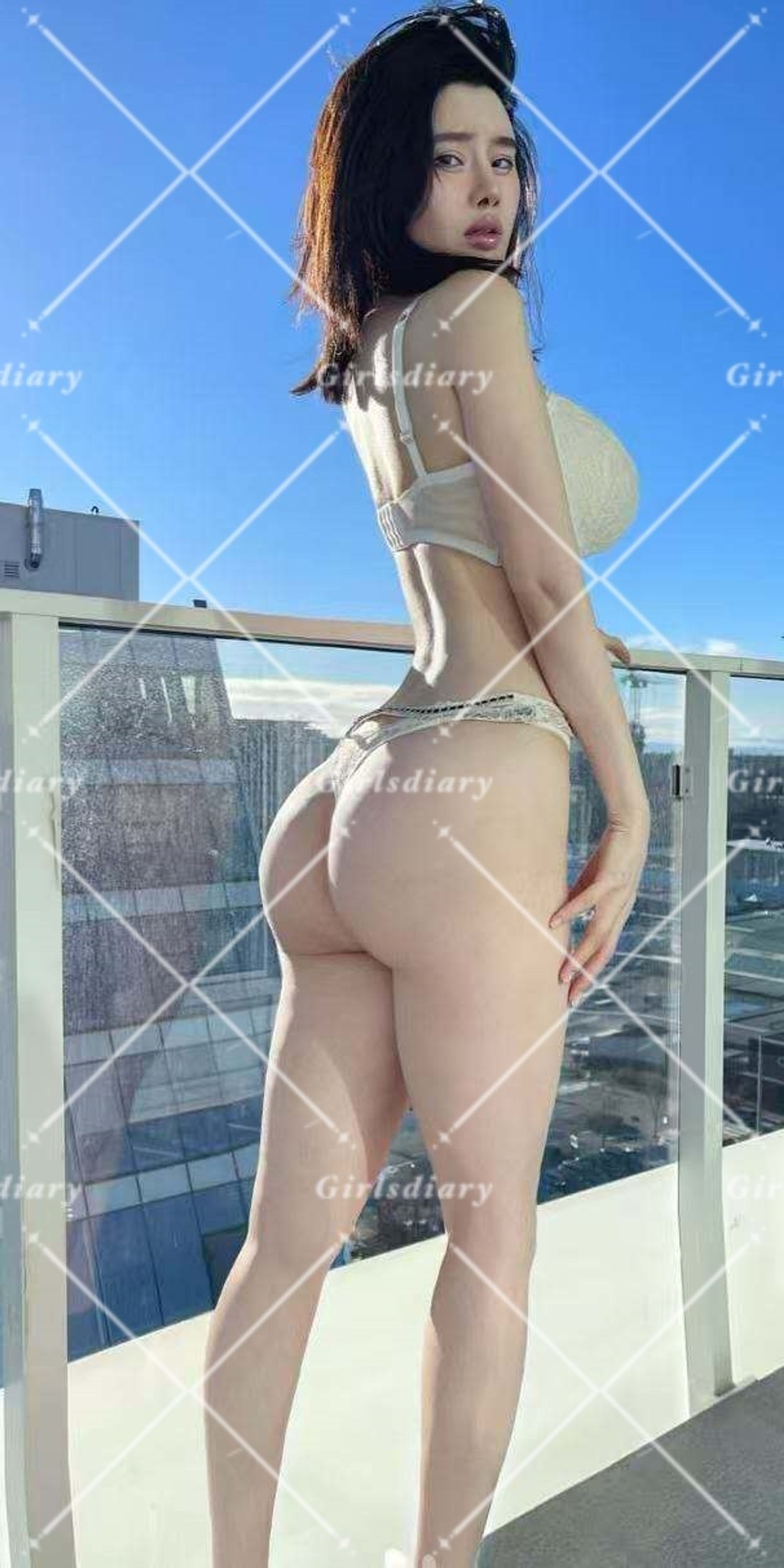 极品女王前凸后翘Molly真实反馈
