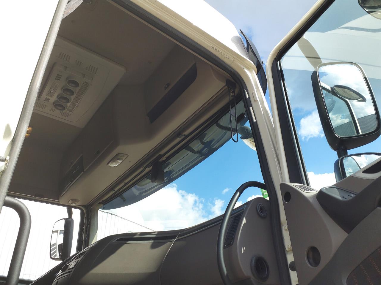 DAF XF 480 FT 4X2 LOW DECK null