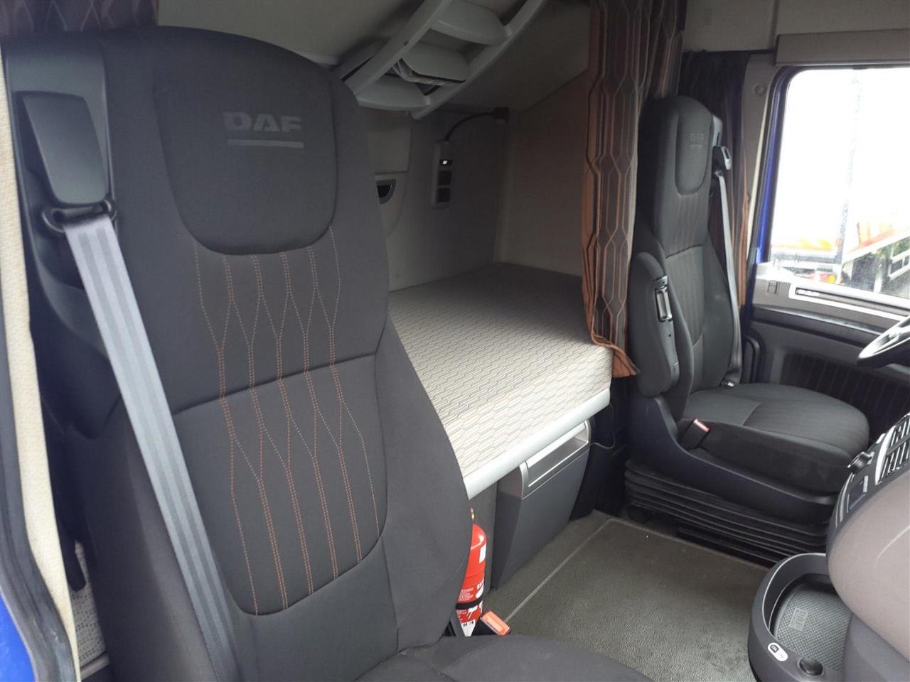 DAF LF 180 FA 4X2 null