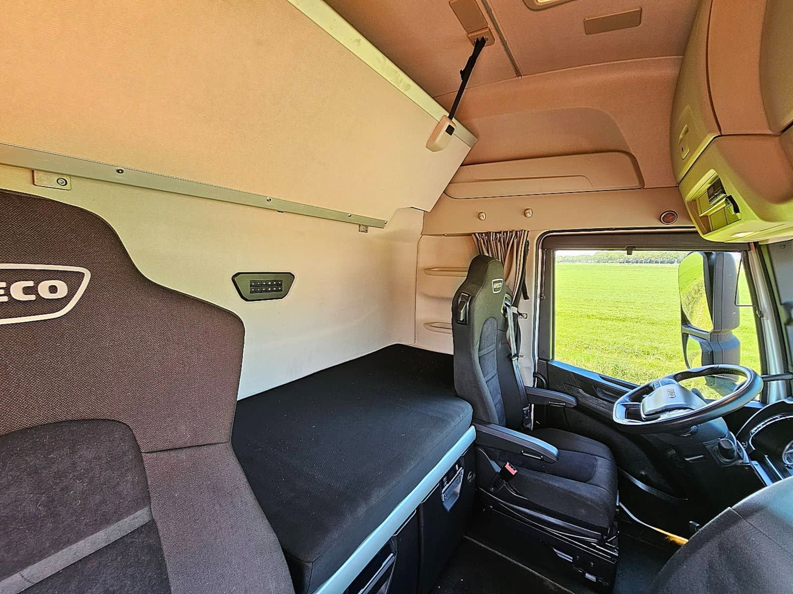 Iveco XF 470 S-Way 4X2       null