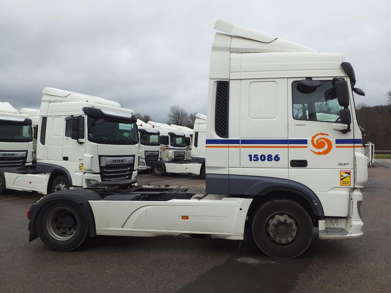 DAF XF 480 FT 4X2 LOW DECK null