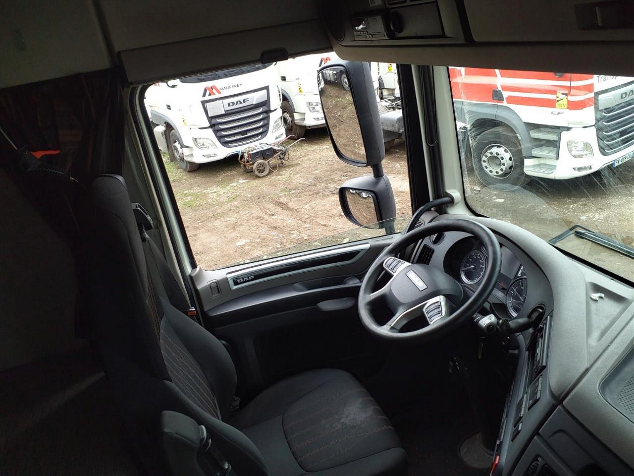 DAF XF 530 FT 4X2 LOW DECK null