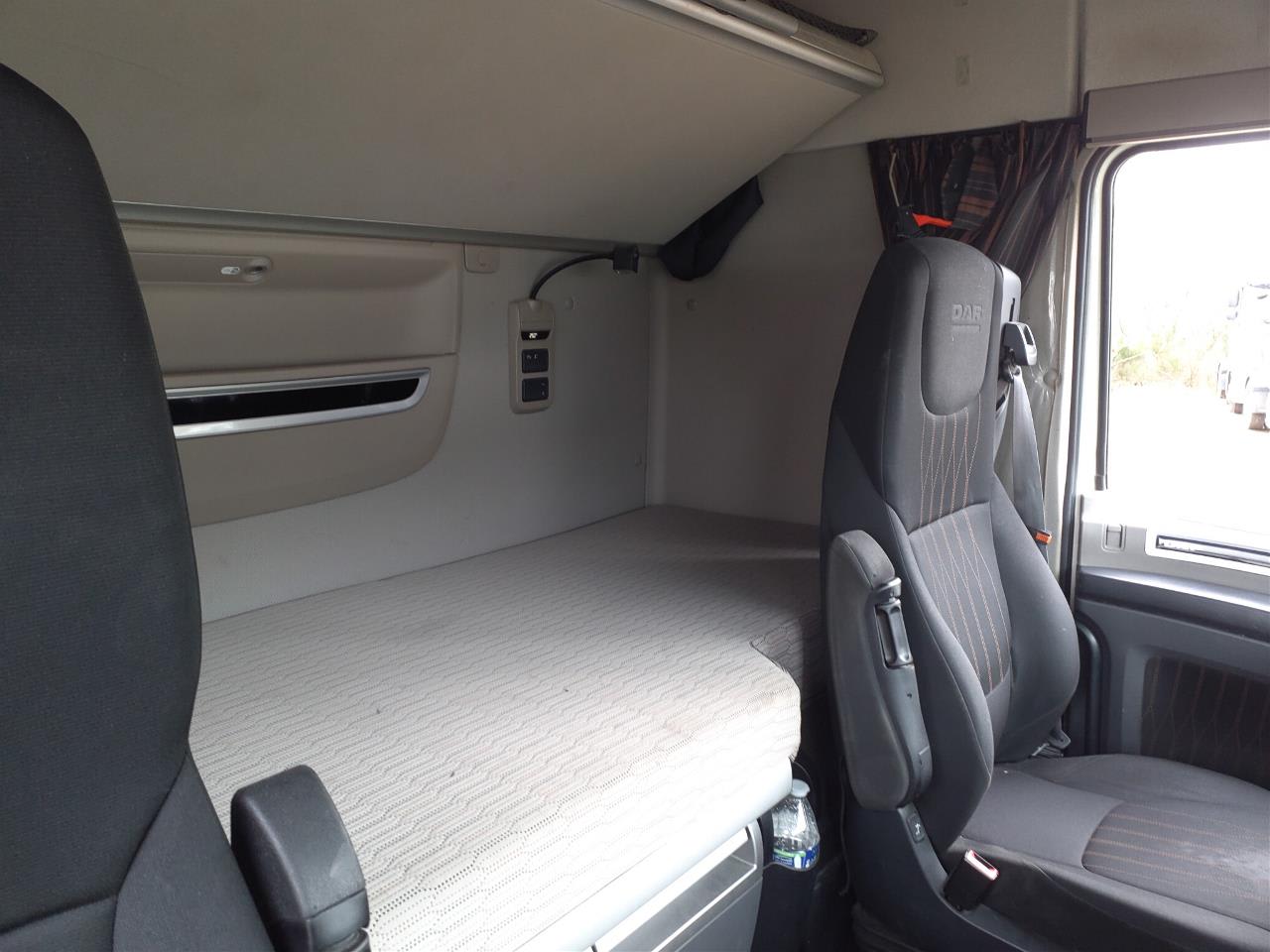 DAF XF 530 FT 4X2 LOW DECK null