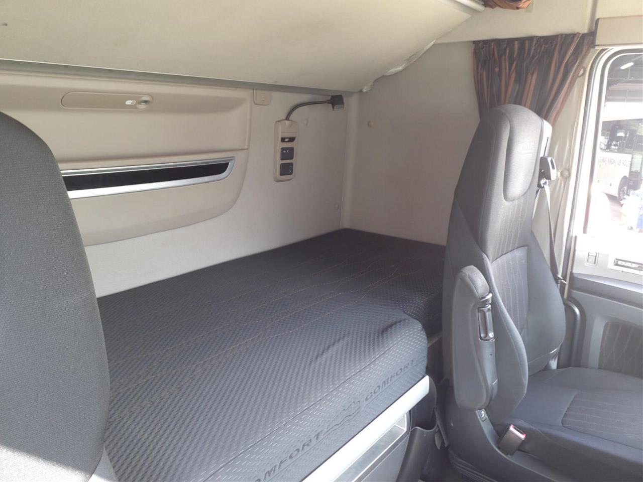 DAF XF 480 FT 4X2 LOW DECK null