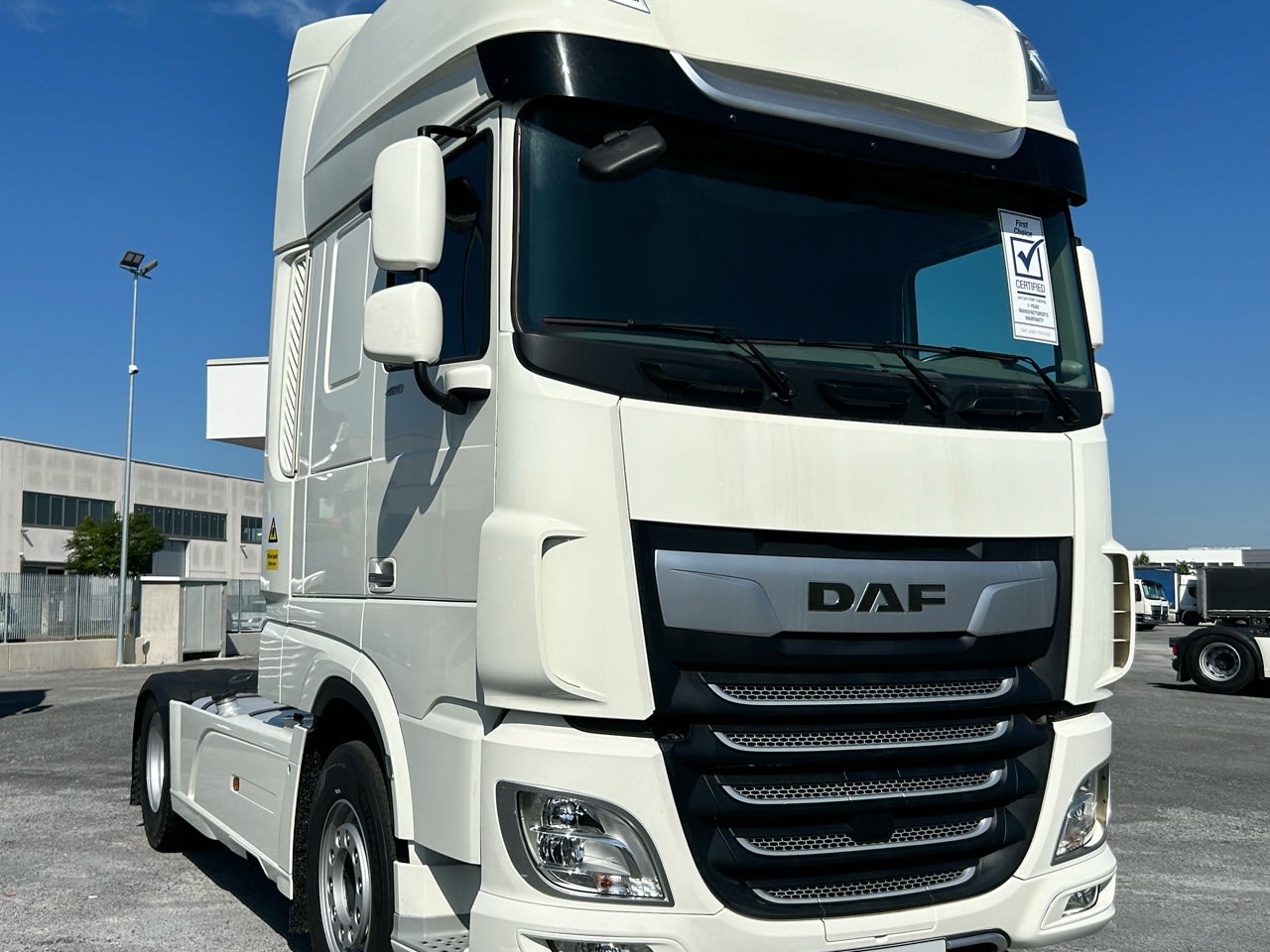 DAF XFn 480 FT 4X2 LOW DECK null