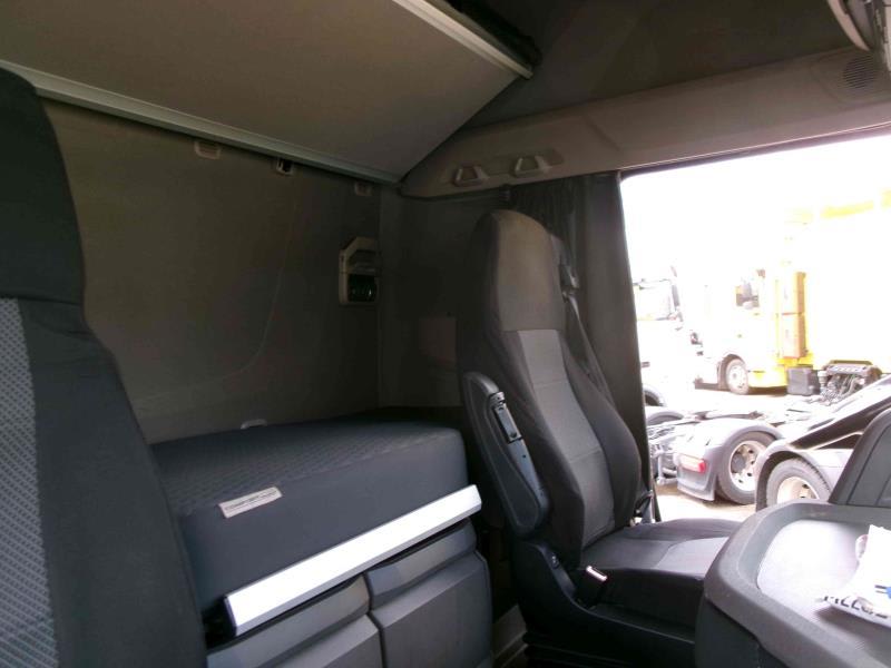 DAF XFn 480 FT 4X2 LOW DECK null