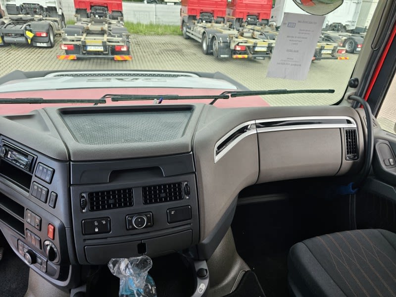 DAF XF 480 FAR 6X2 R null