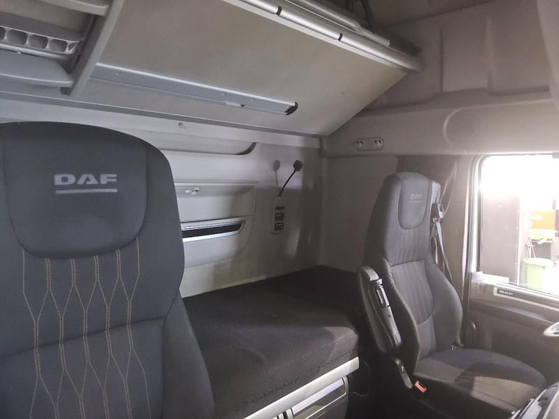 DAF XF 480 FAR 6X2 R null