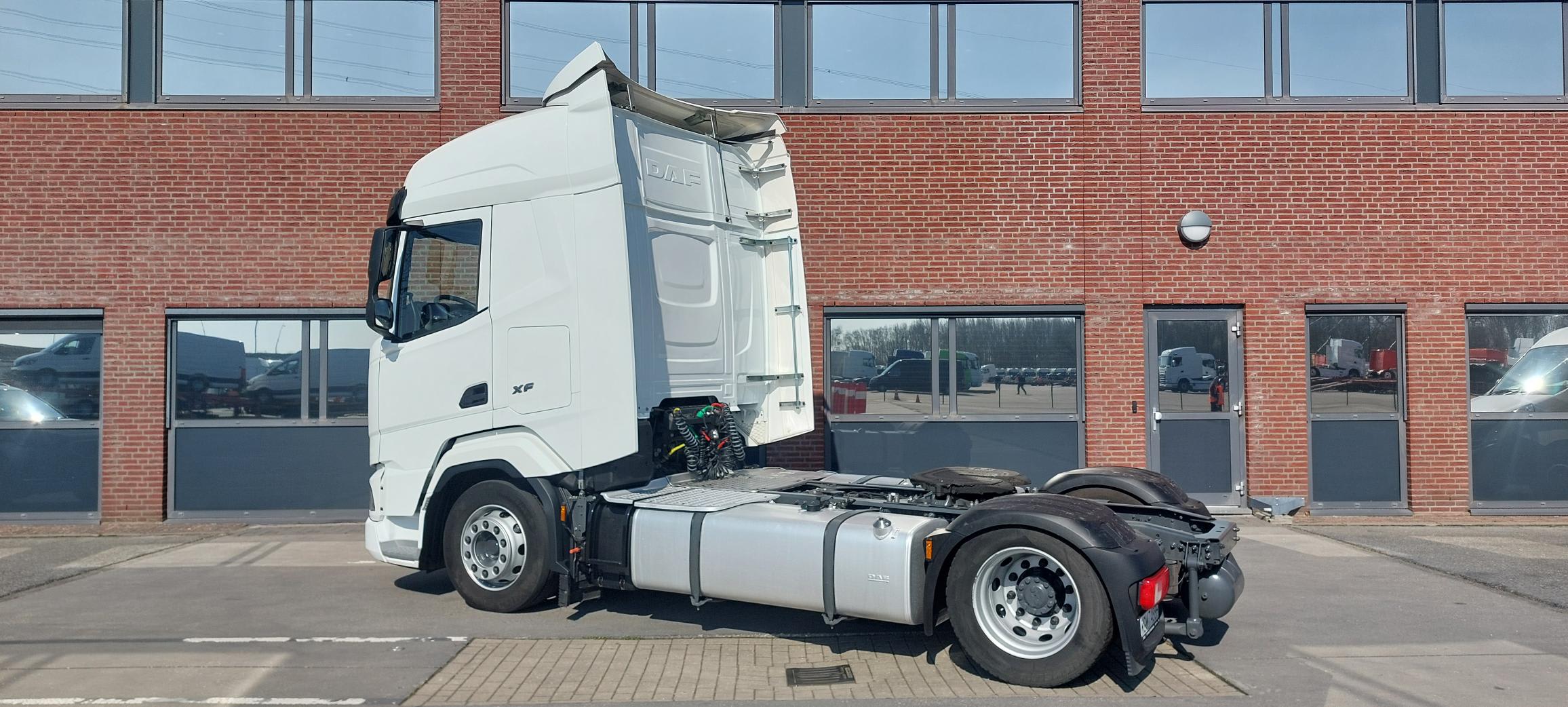 DAF XFn 480 FT 4X2 LOW DECK null