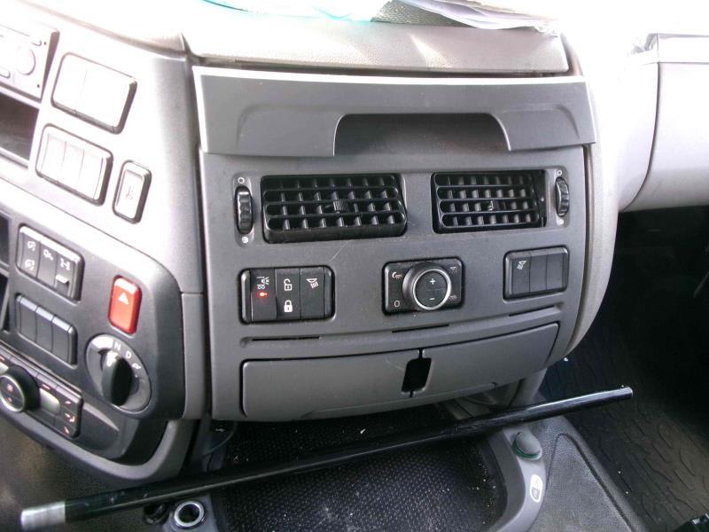 DAF XF 480 FT 4X2 LOW DECK null