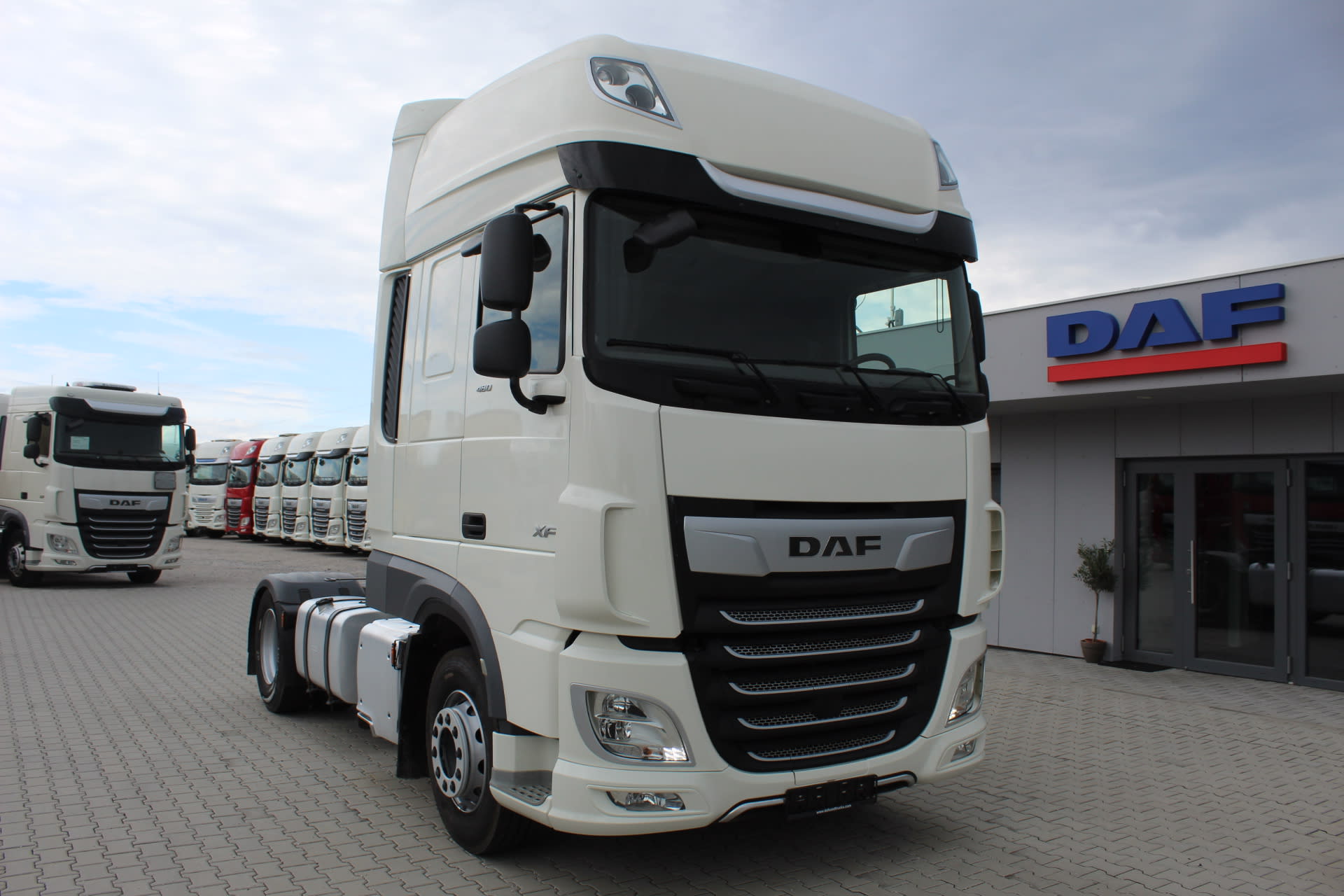 DAF Used Trucks - XLRTEH4300G354379